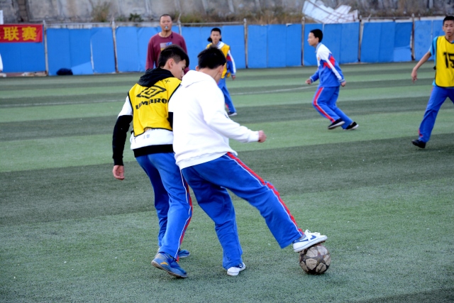 杨瀚森14+10+8青岛险胜广厦 胡金秋空砍32分