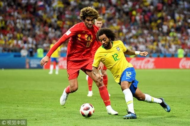 罗德里戈绯闻女友晒沙滩健美照 川字腹肌配小麦色